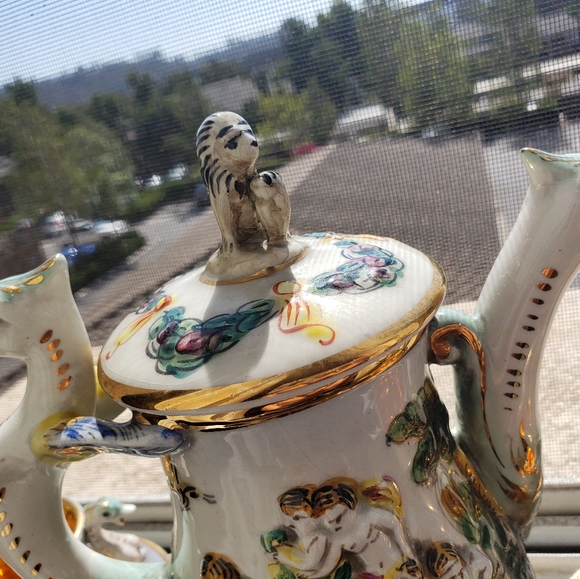 Antique Capodomonte Cherub & Seahorse # 565 w Gold - Picture 8 of 16